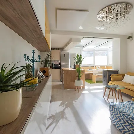 Апартаменты Isolana Center Rooftop Terrace *