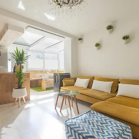 Апартаменты Isolana Center Rooftop Terrace Изола