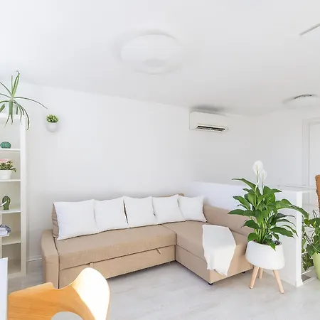 Isolana Center Rooftop Terrace Апартаменты Изола