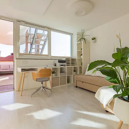 Isolana Center Rooftop Terrace Apartment